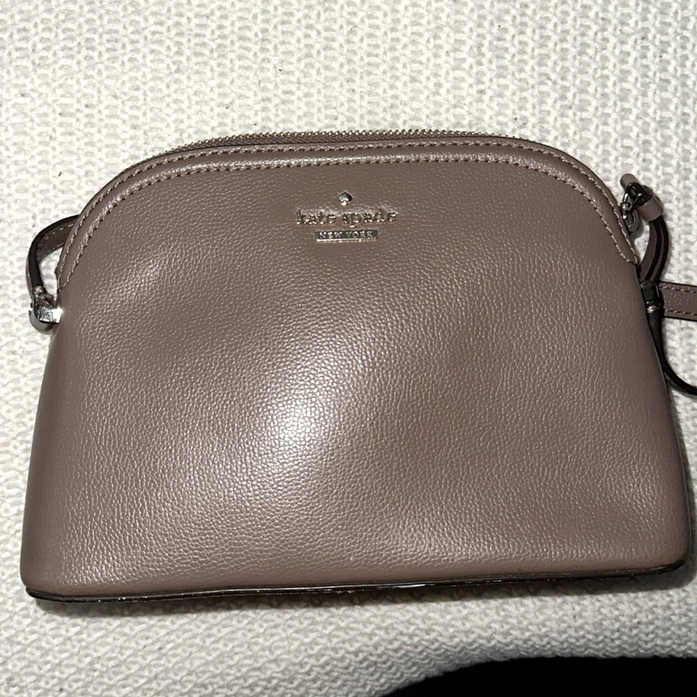 Kate Spade Dome Crossbody warm taupe